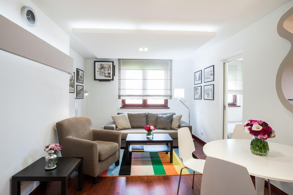 18 Apartment *